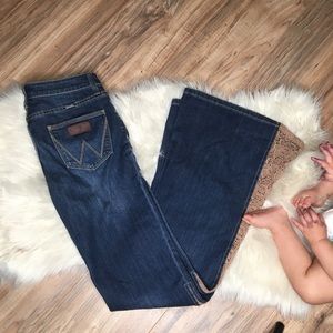 Boho Wrangler bell bottom jeans size 4